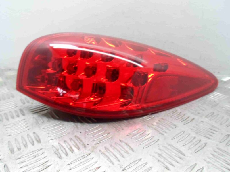 Изображение товара 65358 - 00065358 fonar kryla pravyj Toyota Hiace 2