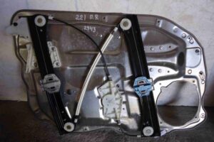 Изображение товара 67575 - 00067575 steklopodemnik perednij pravyj Ford Scorpio