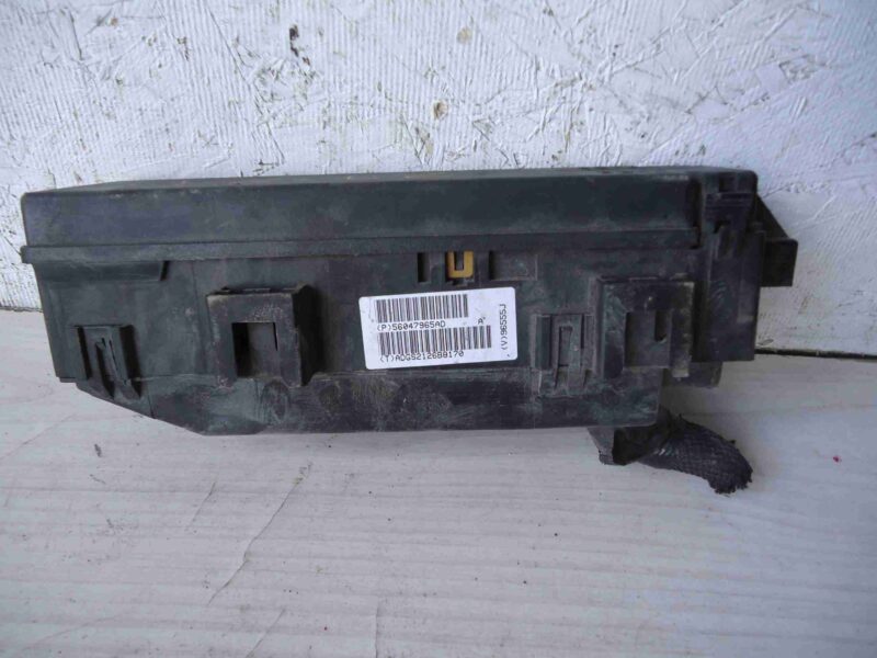 Изображение товара 71597 - 00071597 blok predokhranitelej Chrysler Cirrus