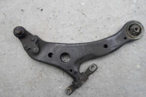 Изображение товара 72091 - 00072091 rychag perednij pravyj nizhnij Chevrolet Blazer