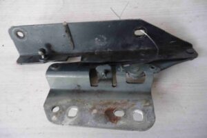 Изображение товара 72159 - 00072159 petlya kapota pravaya Chrysler Cirrus 1