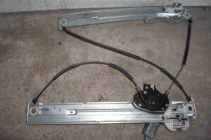 Изображение товара 74289 - 00074289 steklopodemnik perednij pravyj 