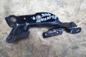 Изображение товара 77620 - 00077620 petlya kapota pravaya 