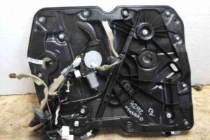 Изображение товара 77896 - 00077896 steklopodemnik perednij levyj Lexus LS