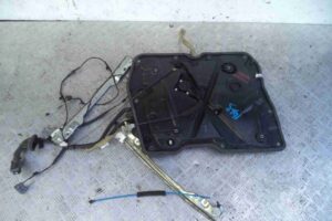 Изображение товара 79040 - 00079040 steklopodemnik perednij pravyj Lexus LS