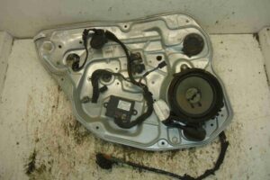 Изображение товара 86557 - 00086557 steklopodemnik zadnij levyj Volvo 440