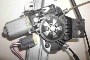 Изображение товара 88686 - 00088686 steklopodemnik perednij pravyj 