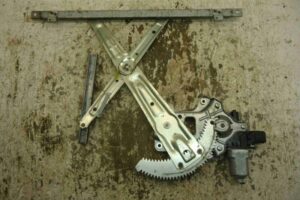 Изображение товара 89126 - 00089126 steklopodemnik perednij levyj 