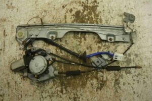 Изображение товара 90132 - 00090132 steklopodemnik perednij pravyj Lexus RX