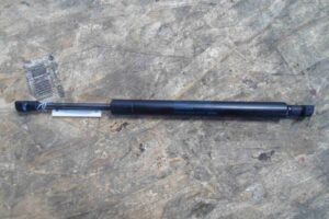 Изображение товара 94026 - 00094026 amortizator kryshki bagazhnika Toyota Corolla Matrix