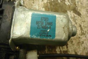 Изображение товара 96537 - 00096537 steklopodemnik perednij pravyj LDV Convoy 2