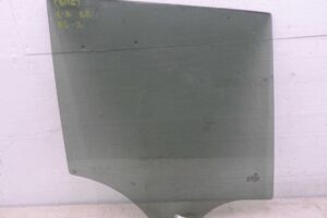 Изображение товара 98076 - 00098076 steklo dveri zadnej pravoj 