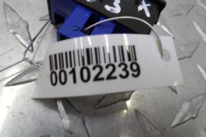 Изображение товара 102239 - 00102239 knopka salona Toyota Hiace 3