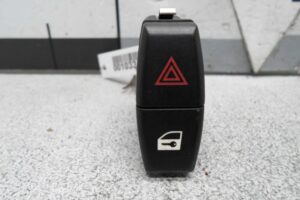 Изображение товара 103354 - 00103354 knopka avarijnoj signalizatsii 