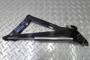 Изображение товара 108091 - 00108091 petlya kryshki bagazhnika Toyota Carina E