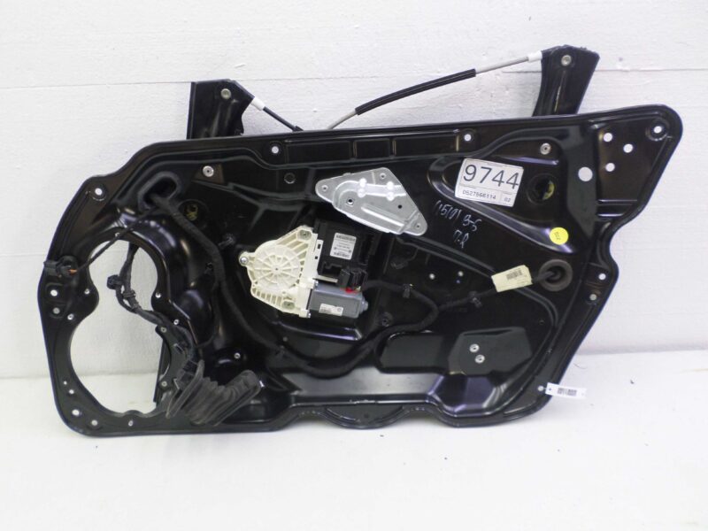 Изображение товара 116695 - 00116695 steklopodemnik perednij pravyj Volvo S40