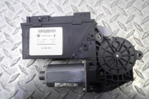 Изображение товара 117660 - 00117660 motorchik steklopodemnika Toyota Matrix 1