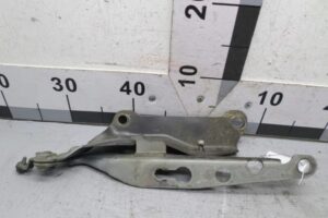 Изображение товара 118589 - 00118589 petlya kapota pravaya Volvo V50