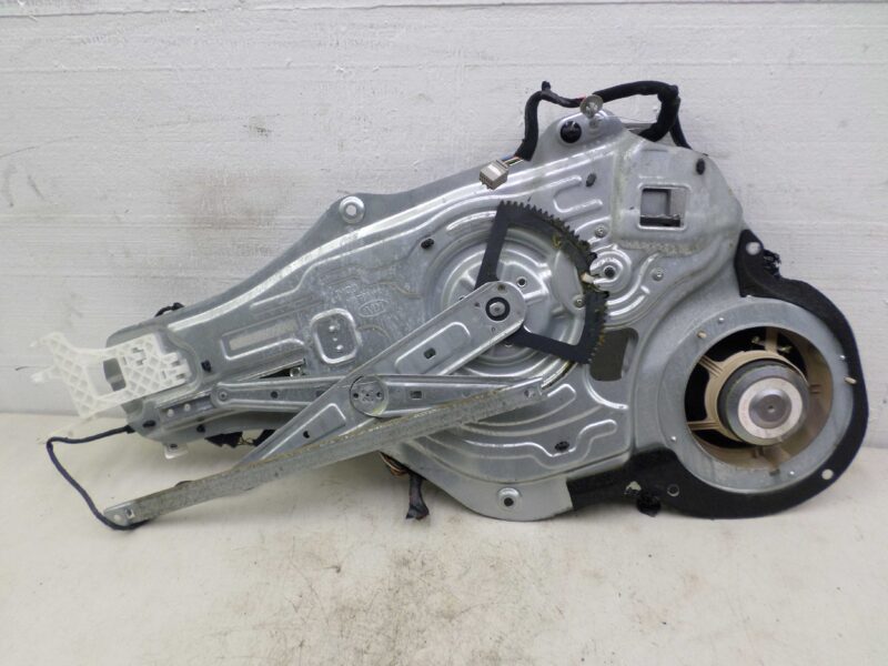 Изображение товара 130060 - 00130060 steklopodemnik perednij pravyj Alfa Romeo 146