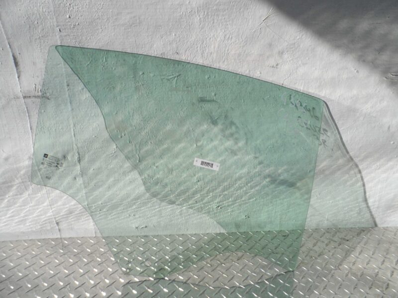 Изображение товара 131716 - 00131716 steklo dveri zadnej pravoj