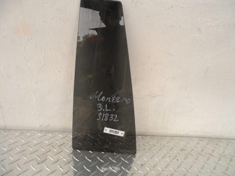 Изображение товара 133881 - 00133881 steklo dveri zadnej levoj Infiniti G