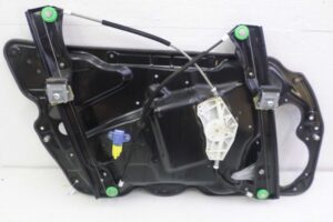 Изображение товара 141150 - 00141150 steklopodemnik perednij pravyj Volvo S40