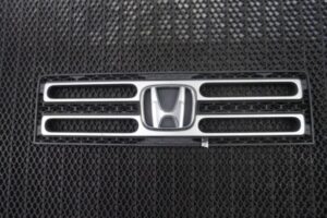 Изображение товара 143668 - 00143668 reshetka radiatora Renault Logan