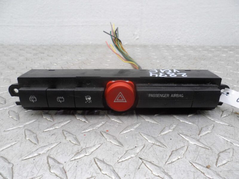 Изображение товара 149174 - 00149174 knopka avarijnoj signalizatsii Opel Omega