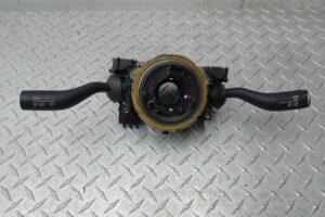 Изображение товара 177058 - 00177058 pereklyuchatel podrulevoj (strekoza) Toyota Matrix