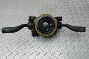 Изображение товара 186089 - 00186089 pereklyuchatel podrulevoj (strekoza) Toyota Matrix