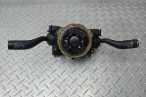 Изображение товара 189601 - 00189601 pereklyuchatel podrulevoj (strekoza) Toyota Matrix