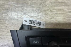 Изображение товара 221038 - 00221038 panel upravleniya magnitoloj Jeep Renegade 1