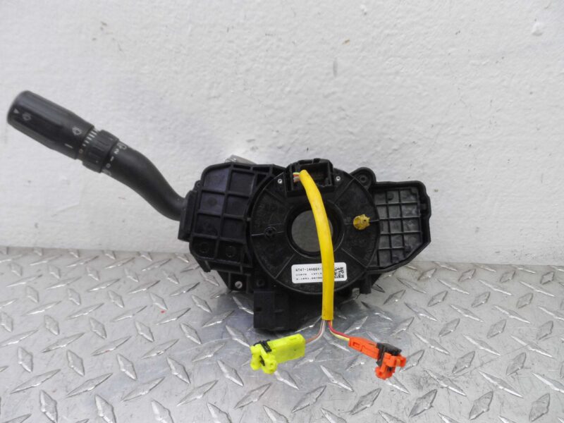 Изображение товара 127776 - 00127776 pereklyuchatel podrulevoj (strekoza) Ford Kuga