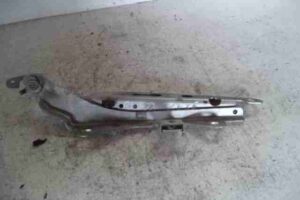 Изображение товара 3218w1516198 - 3218w1516198 petlya kapota pravaya Volvo XC70