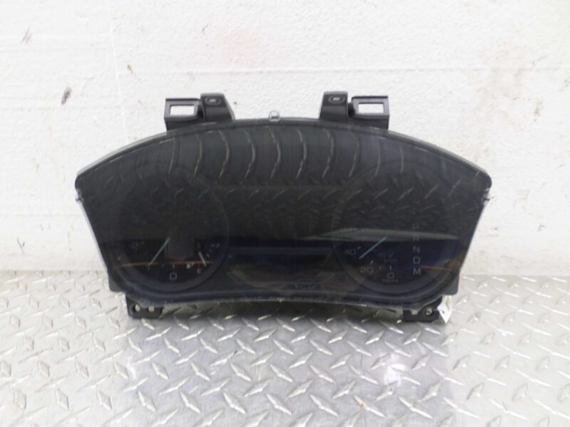 Изображение товара 124530 - 00124384 schitok priborov Skoda Yeti